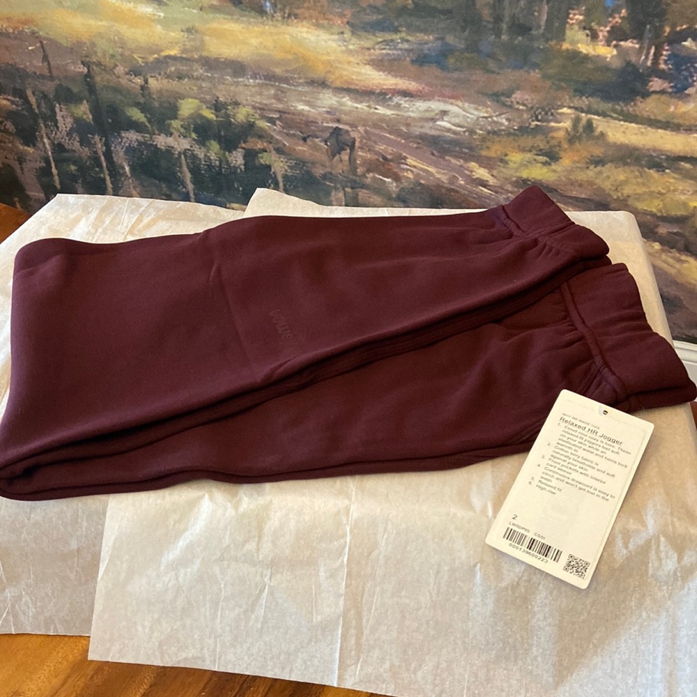 BNWT Lululemon Relaxed High Rise Jogger